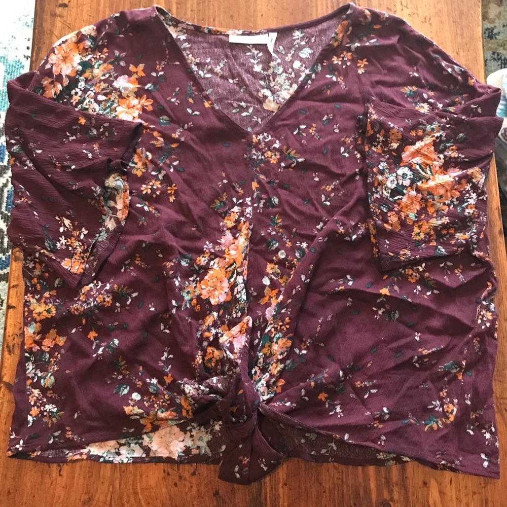 Floral flutter sleeve tie front crop